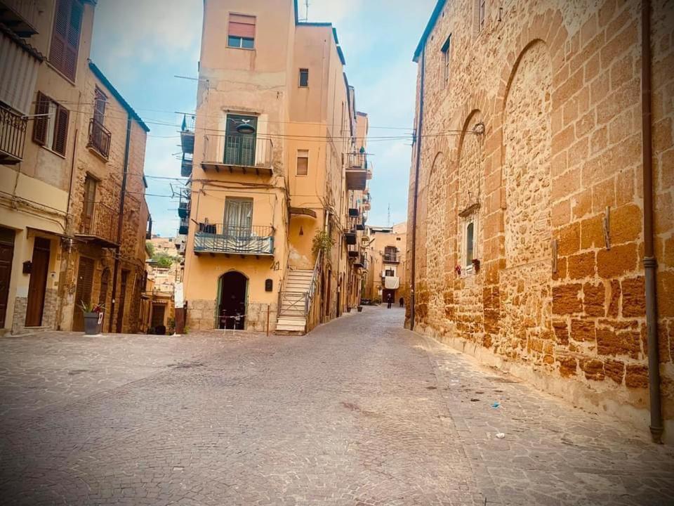 Il Vecchio Cortile Apartment อากริเจนโต ภายนอก รูปภาพ