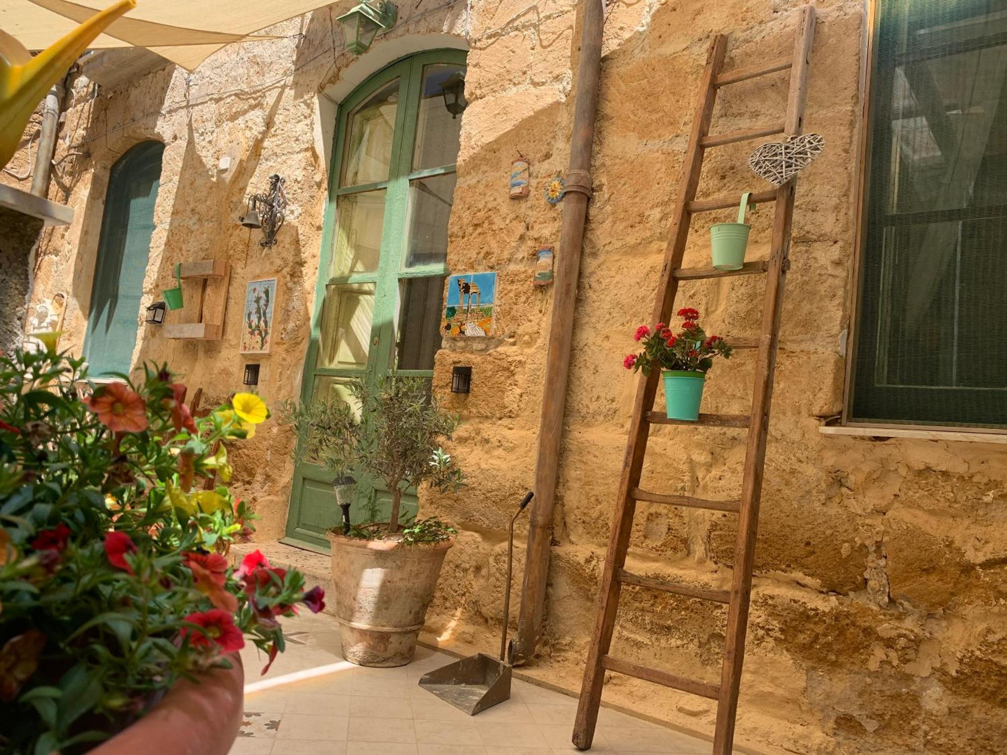 Il Vecchio Cortile Apartment อากริเจนโต ภายนอก รูปภาพ