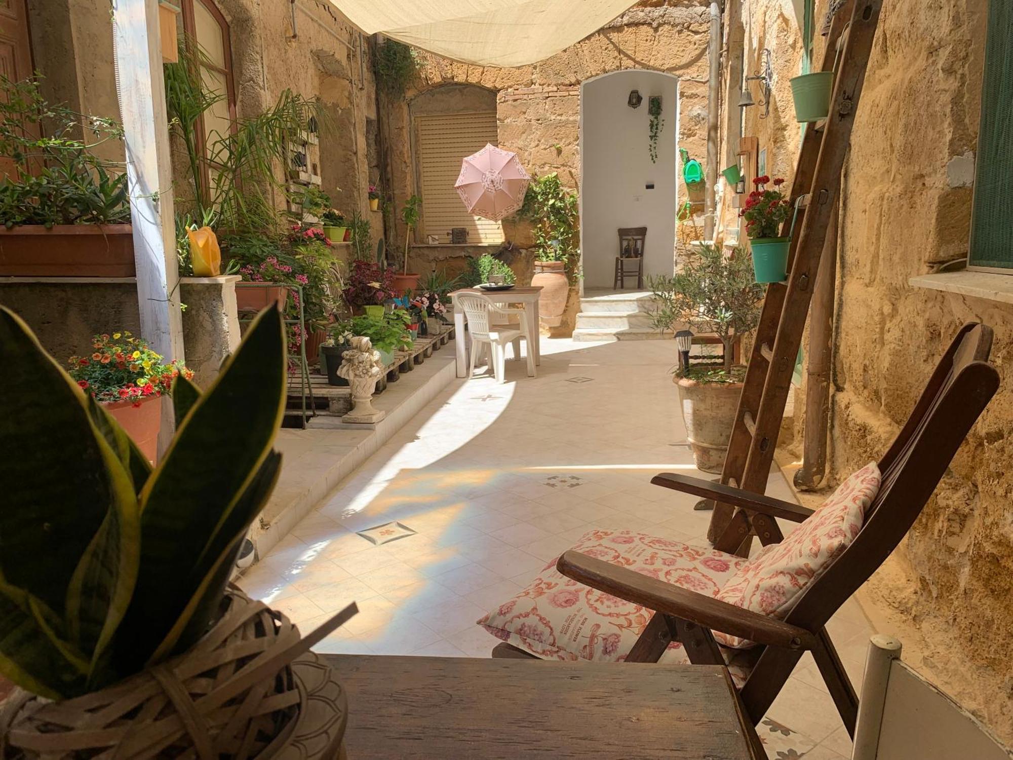 Il Vecchio Cortile Apartment อากริเจนโต ภายนอก รูปภาพ