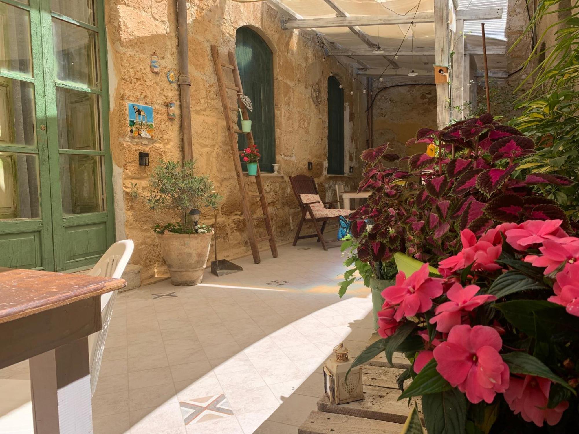 Il Vecchio Cortile Apartment อากริเจนโต ภายนอก รูปภาพ